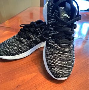 Adidas running aneakwea